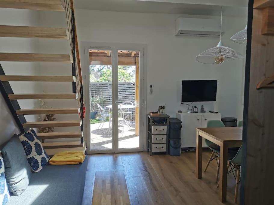 Maisonnette Calme Et Ensoleillee, Parking Prive Apartment
